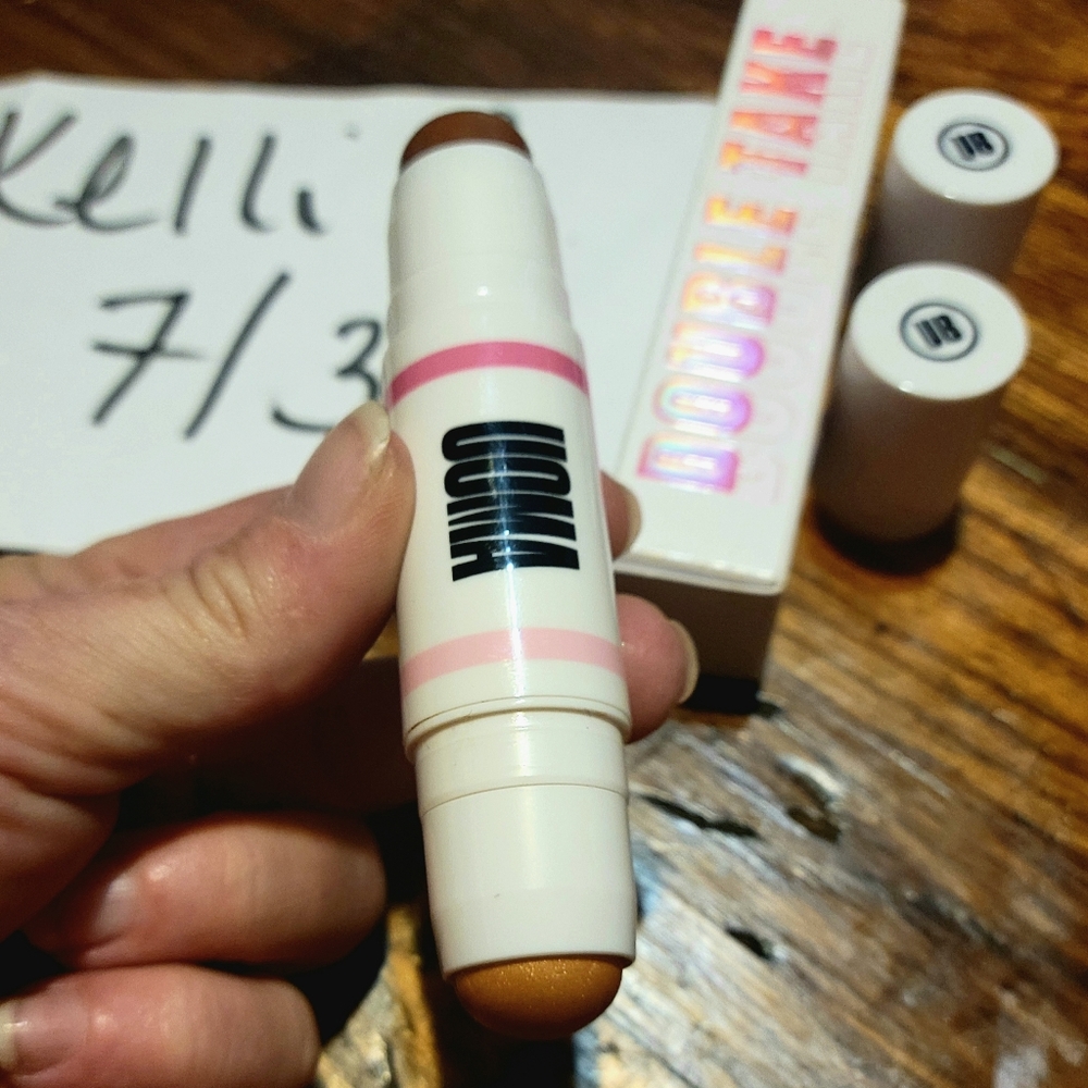 UOMA contour & highlight stick